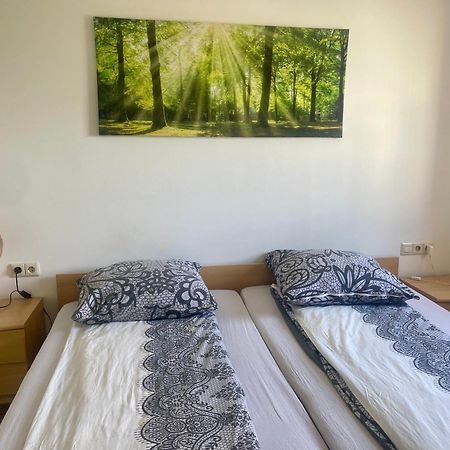 Wunderschoenes Apartment In Der Goldstadt Пфорцхайм Екстериор снимка