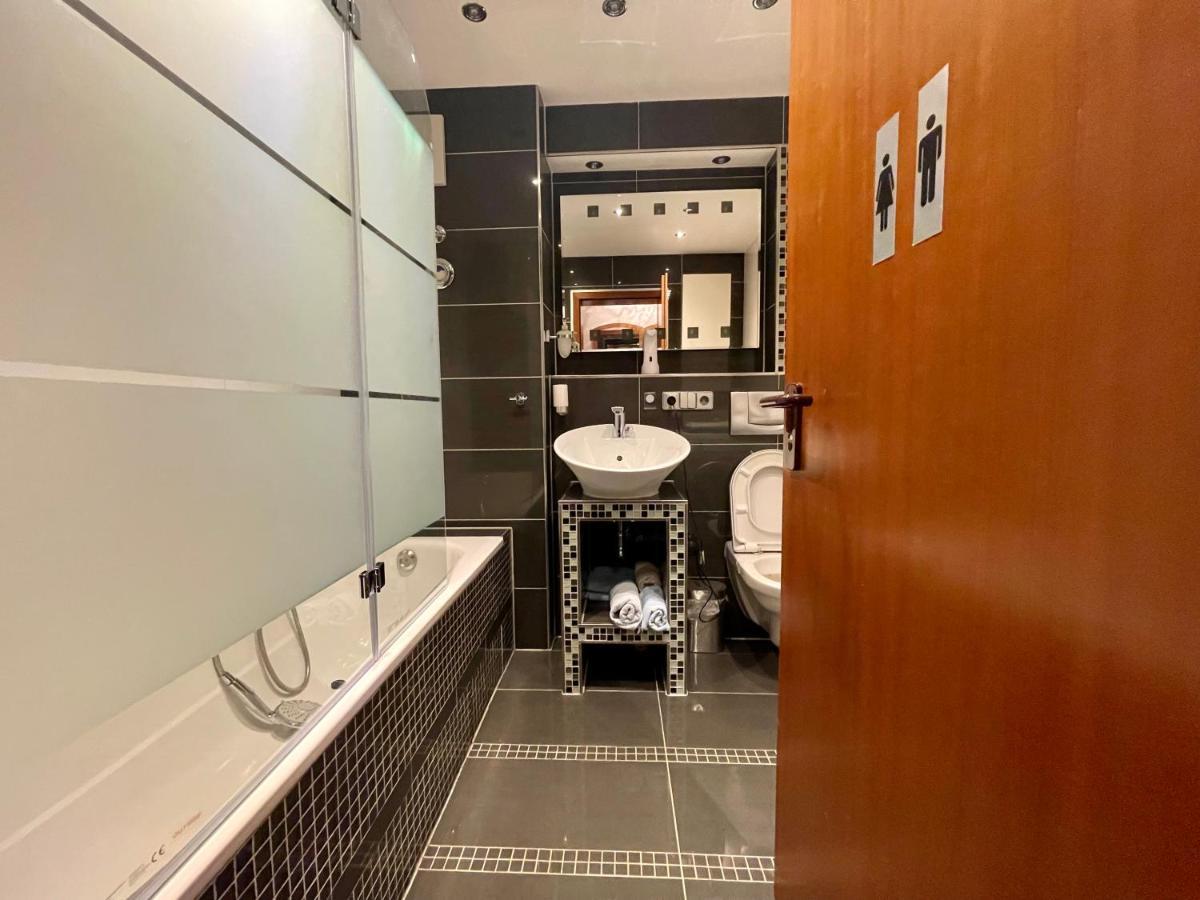 Wunderschoenes Apartment In Der Goldstadt Пфорцхайм Екстериор снимка