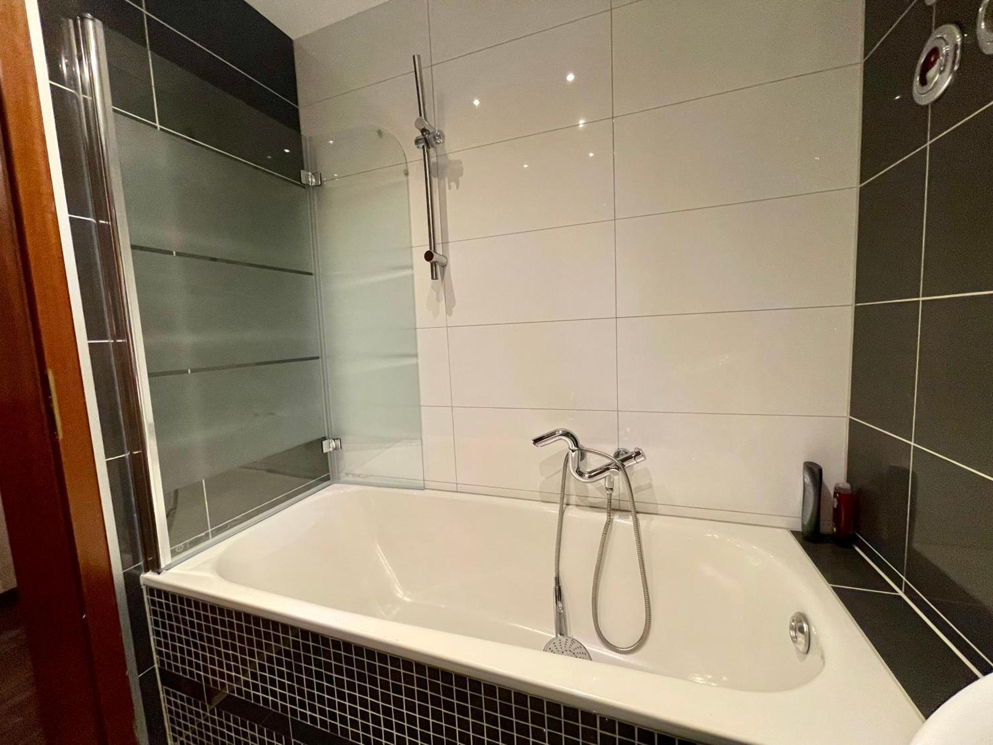 Wunderschoenes Apartment In Der Goldstadt Пфорцхайм Екстериор снимка