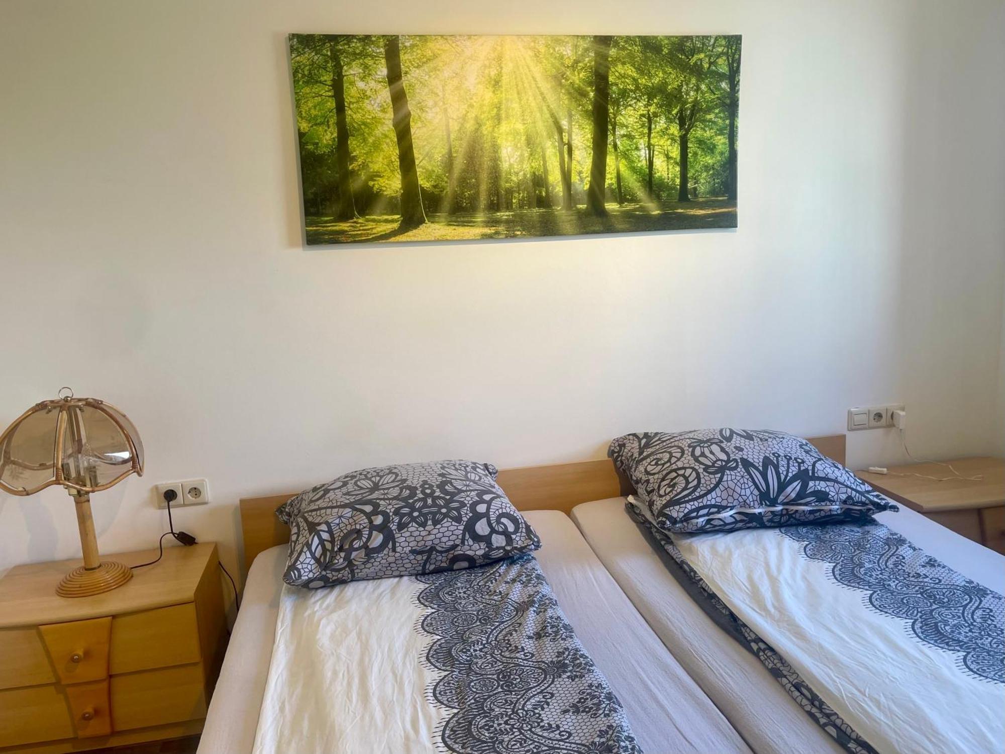 Wunderschoenes Apartment In Der Goldstadt Пфорцхайм Екстериор снимка